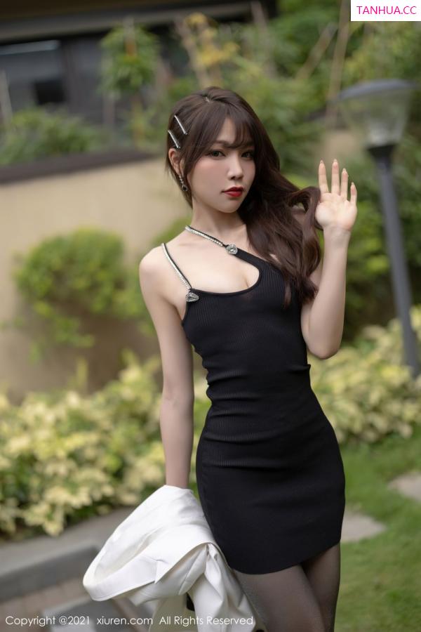 陈芝 芝芝Booty 全民女神芝芝Booty 典雅多姿的吊裙第8张图片